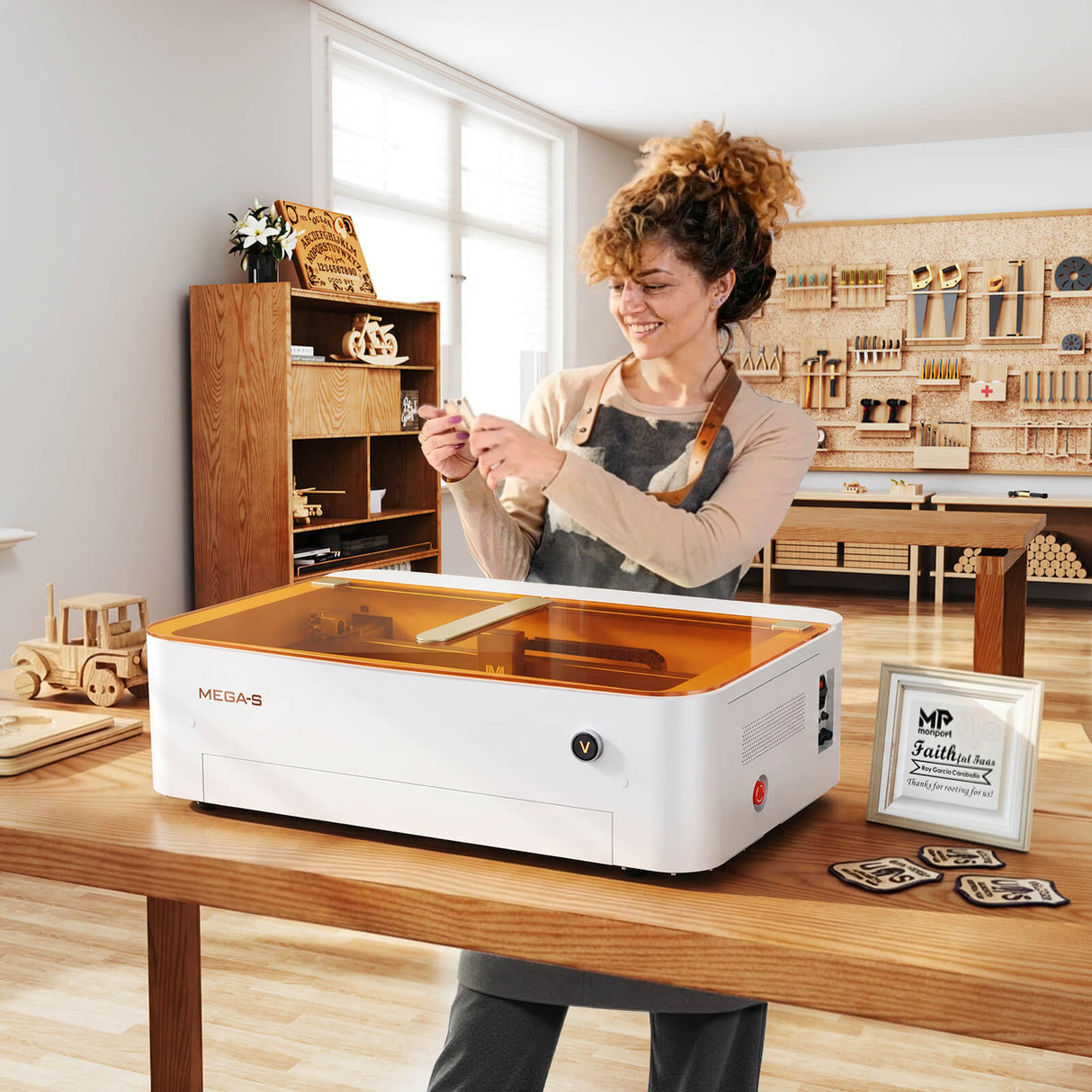 Monport MegaS – Mise à niveau de la série Mega : graveuse et découpeuse laser CO₂ 70 W avec précision intelligente